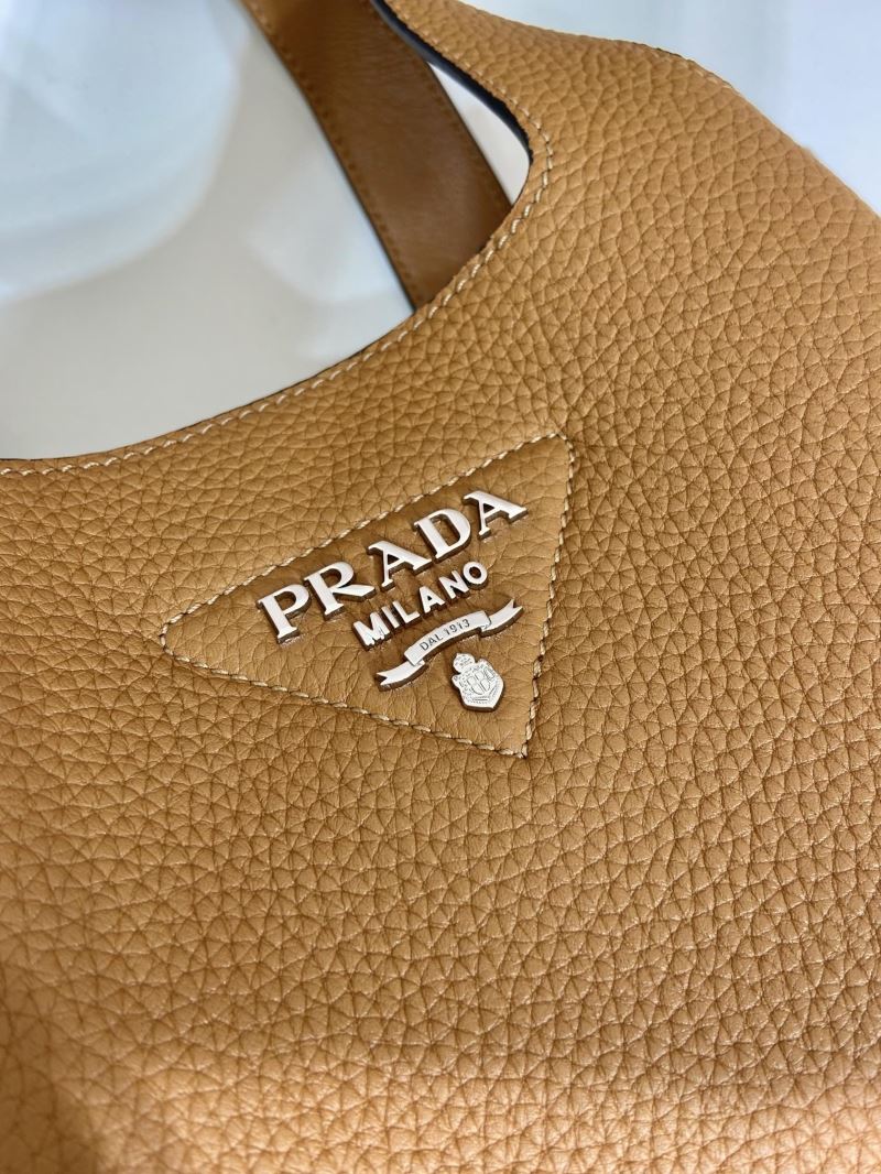 Pra*a bucket bags
